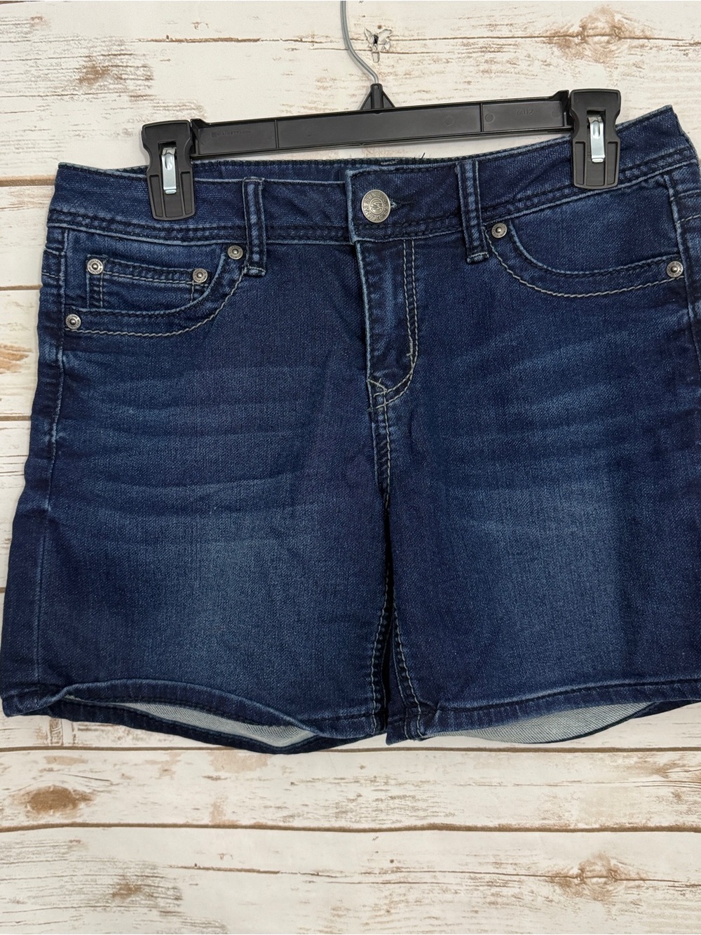 Seven7 Dark Wash Embroidered Pocket Denim Jean Shorts size 6